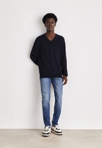 Levi's® 512™ SLIM TAPER - Džíny Slim Fit - blue denim