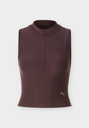 Ärmelloses, dunkelbraunes sportliches Crop-Top mit kleinem Reißverschluss am Hals und Puma-Logo nahe dem Saum auf der linken Seite.