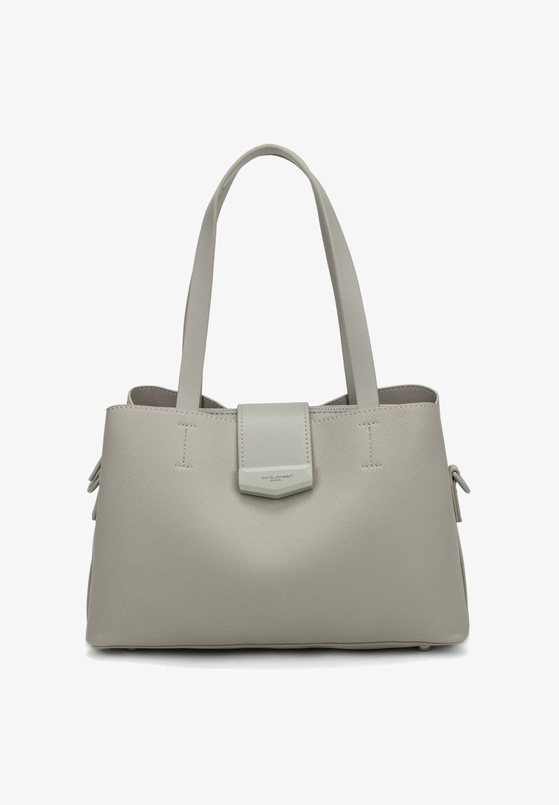 Sac cabas en cuir gris clair avec deux anses, fermeture à rabat avant et détails subtils de texture.