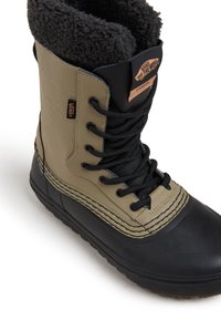 Vans MTE STANDARD WATERPROOF - Vinterstövlar - olive