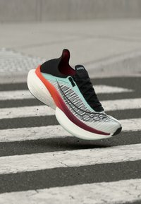 Ikke valgt, white/crimson