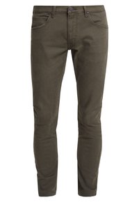 Pantalones vaqueros para hombre de ajuste slim en verde oliva con cierre de botón y cremallera frontal, trabillas para cinturón y diseño clásico de cinco bolsillos.