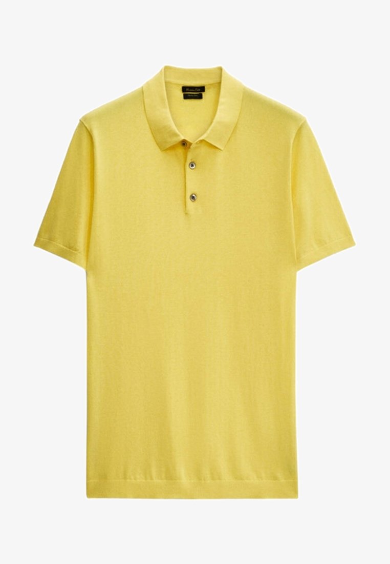 Geel poloshirt met korte mouwen, voorzien van een kraag en een knoopsluiting met twee knopen, gemaakt van effen gebreide stof, plat weergegeven op een witte achtergrond.