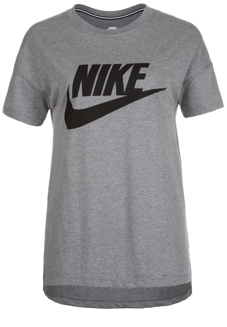 Grå bomull t-shirt med en framträdande svart Nike-logotyp. Rund halsringning och korta ärmar med en avslappnad, luftig passform.