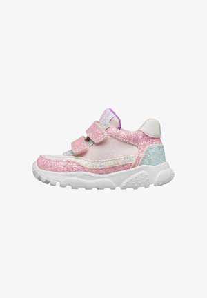 Scarpa da ginnastica per bambini rosa e azzurro glitterata con due cinturini a strappo e suola spessa in gomma bianca.