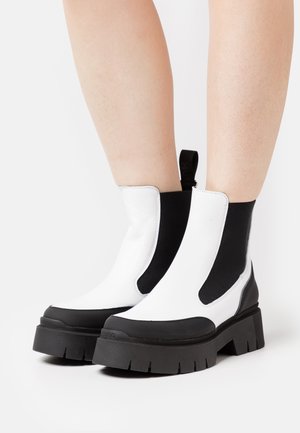 HUGO, Bottines à plateau - white