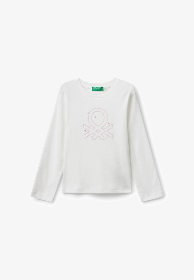 Bílé bavlněné tričko s dlouhým rukávem, kulatým výstřihem a centrálním grafickým designem s pastelovými srdíčky a hravým logem.