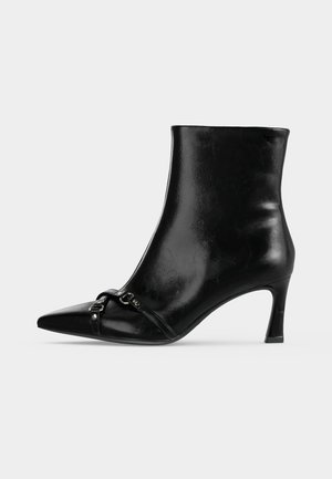 Tamaris, Botines bajos - black