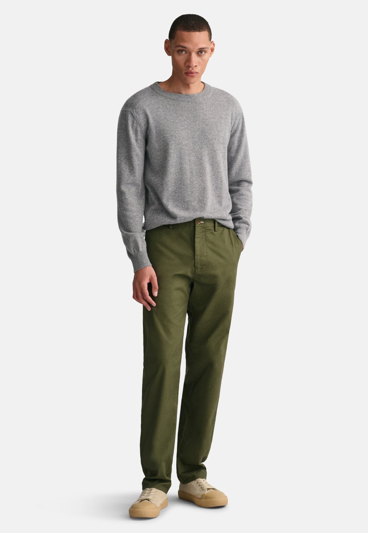 REGULAR FIT