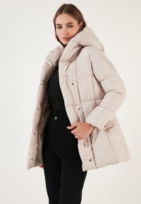 LELA REGULAR FIT - Wintermantel - stone