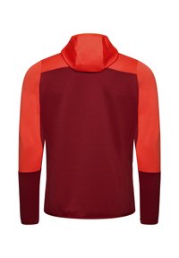 Kapuzenjacke mit einem kastanienbraunen Hauptteil und leuchtend orangefarbenen Ärmeln und Akzenten. Hergestellt aus strukturiertem, leichtem Material.