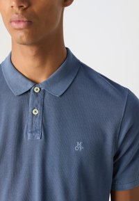 Marc O'Polo SHORT SLEEVE SLITS AT HEM EMBROIDERY - Polokošeľa - moon stone