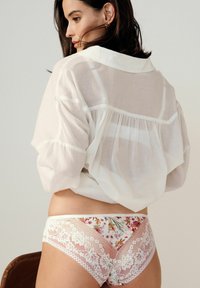 Next BOTANICAL FLORAL PRINT - Īsās apakšbikses - white