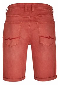Hattric 5 POCKET BERMUDA - Denim shorts - rot