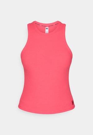 Roza rebrasta majica s visokim izrezom i širokimi armholes. Ima logotipno trak na ovratniku in oprijet silhueto. Mehka material.