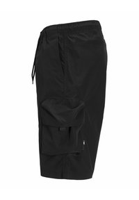 Short cargo noir avec waist élastique, cordon à l'avant, poche latérale à rabat et poche arrière plaquée, montré de côté droit.