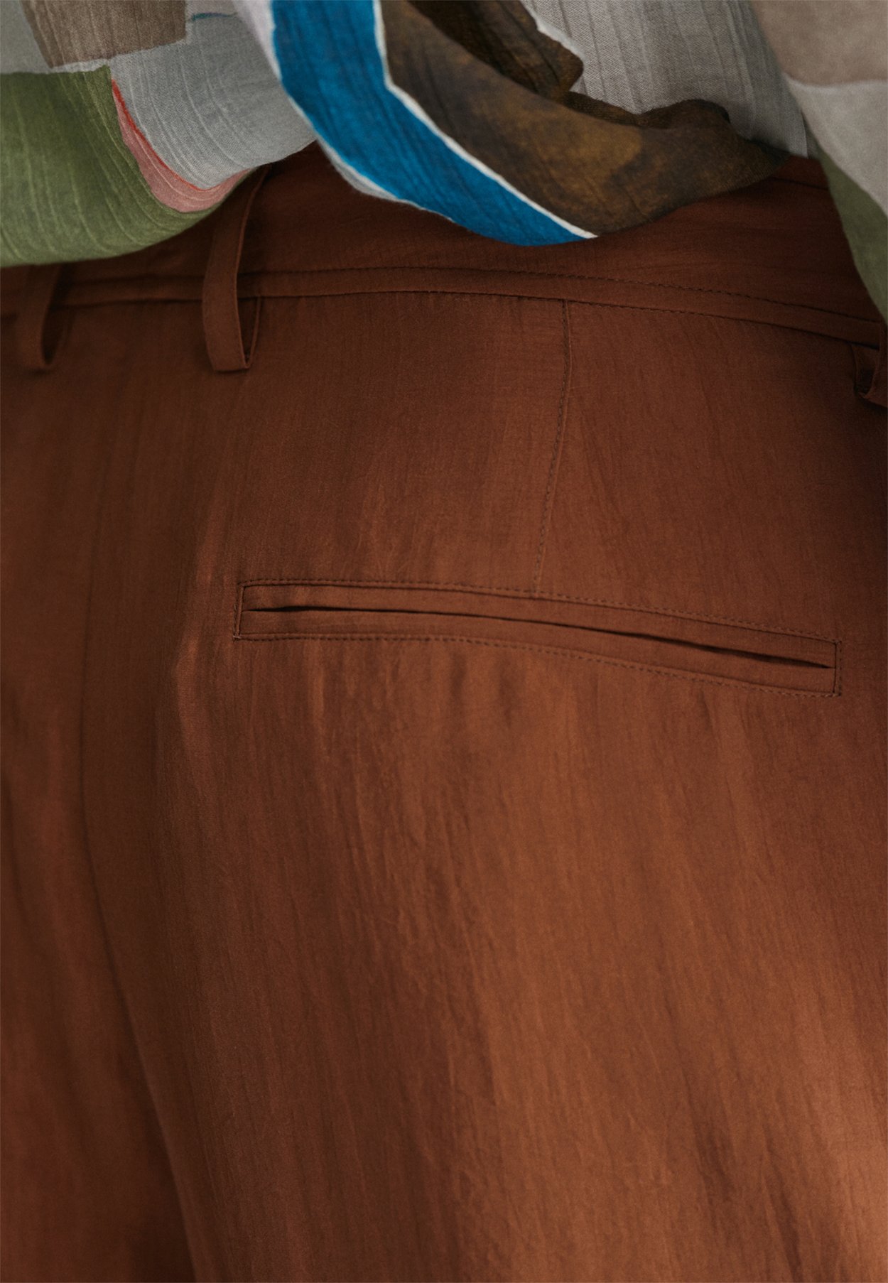 RELAXED FIT