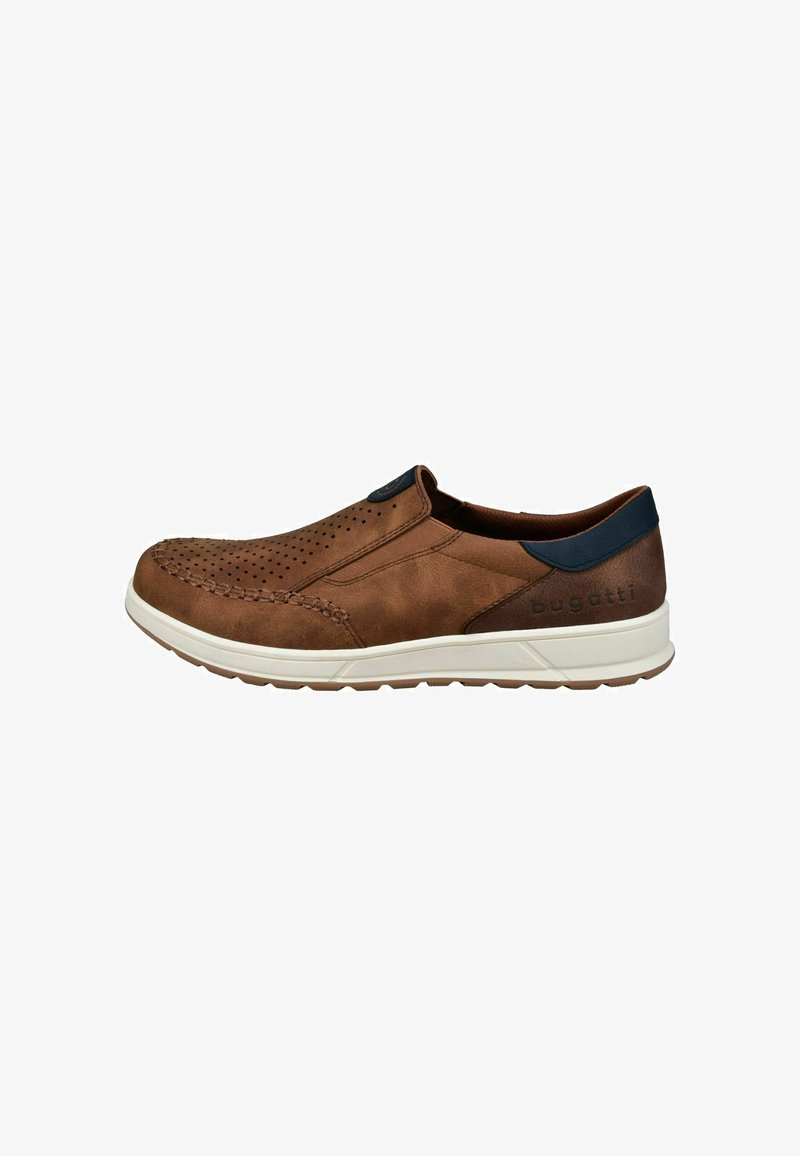 Braune Leder-Schlüpschuhe mit durchbrochenem Oberteil, kontrastierendem marineblauem Fersenakzent und weißer Gummisohle.