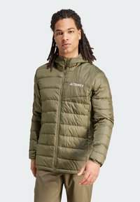 Adidas Terrex MULTI LIGHT DOWN HOODED - Dunjacka - olive strata