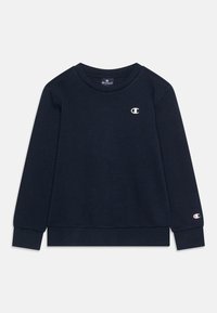 Granatowy sweter z miękkiego materiału, z okrągłym dekoltem, długimi rękawami, ściągaczami na mankietach oraz małym haftowanym logo na piersi.