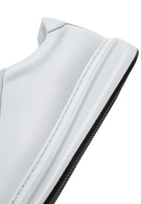 Derimod Baskets basses - white
