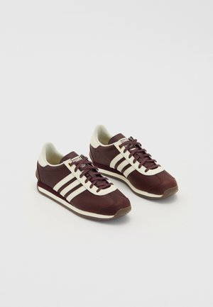 adidas Originals, Baskets basses - dark red