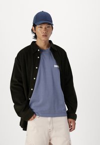 Jack & Jones JORVERMONT WASH  - Trükipildiga T-särk - nightshadow blue