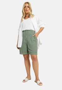 Yours Clothing PULL ON - Shortsit - green