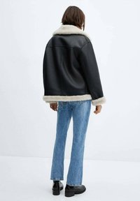 Mango Giacca in similpelle - black