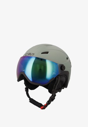 Casco da sci con un esterno grigio chiaro opaco, grande visiera specchiata con tonalità blu e verdi, imbottitura in schiuma e cinturino sotto il mento regolabile con dettagli rossi.