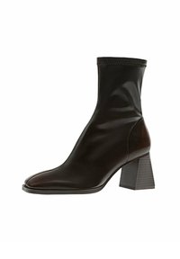 Stradivarius HEEL WITH STRETCH LEGS - Stivaletti - brown