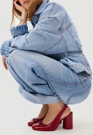 Bershka BLOCK WITH BUCKLES - SLINGBACK - Visoke pete - red