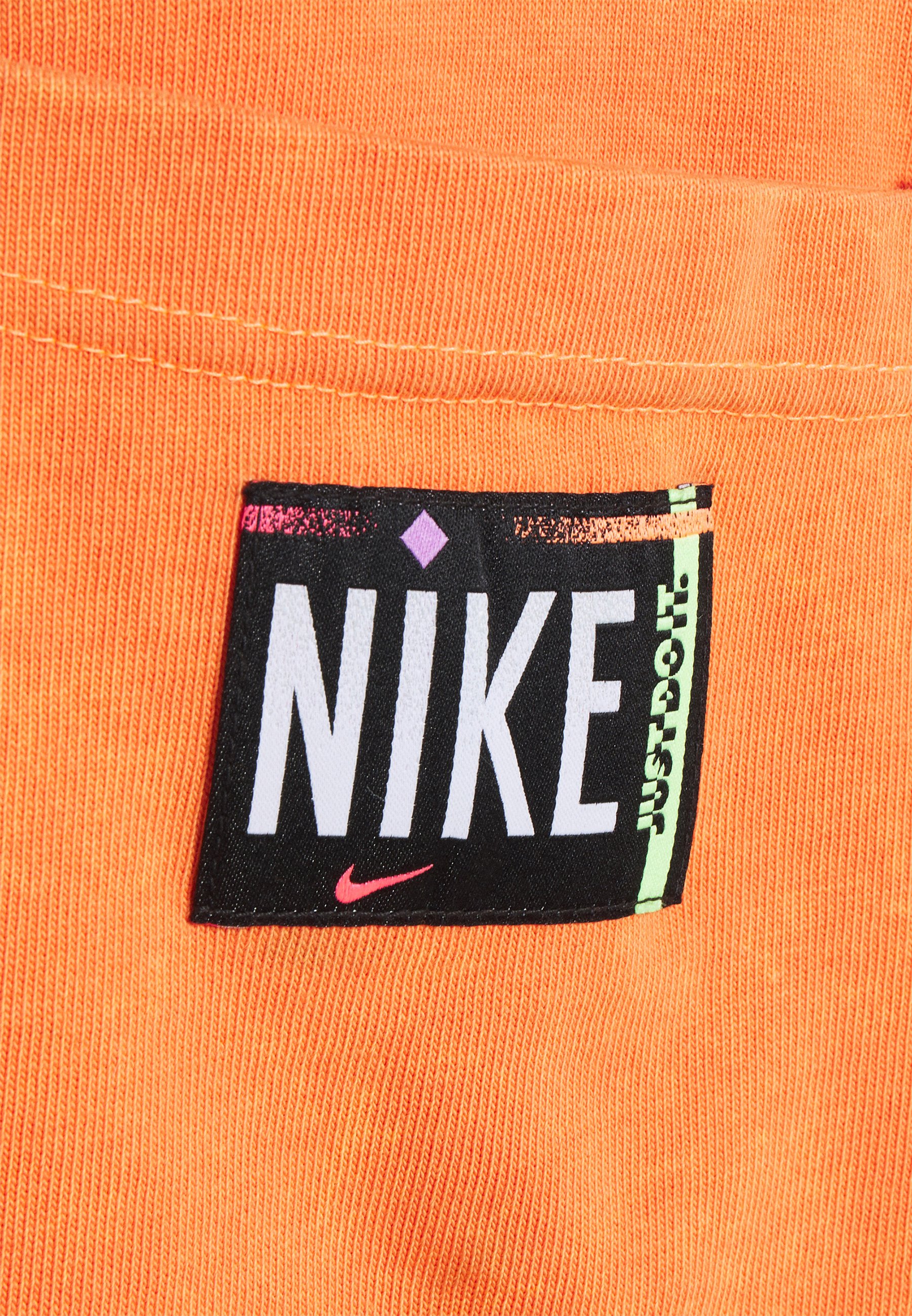 outfits with pink sweater