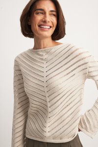 PATTERN - Pullover - off white