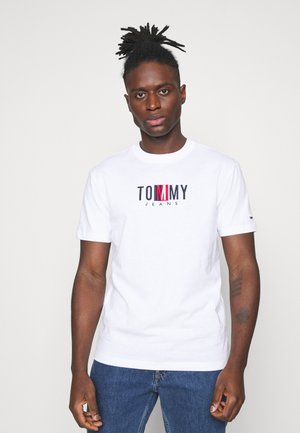 Tommy Jeans TIMELESS BOX TEE UNISEX - T-shirt con stampa - white
