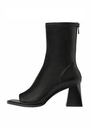 Stradivarius, Boots à talons - black