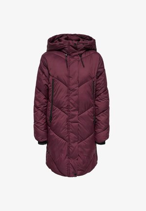 Burgundská puffer bunda s kapucňou, so šikmým prešívaním, čiernymi zipsovými vreckami a elastickými manžetami pre extra teplo a pohodlie.