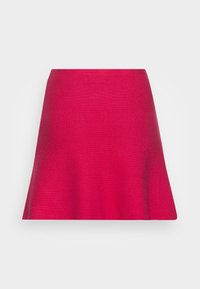 Gonna a coste rossa a forma svasata, di lunghezza media, con vita elastica. Texture liscia con colore uniforme in tutto il capo.