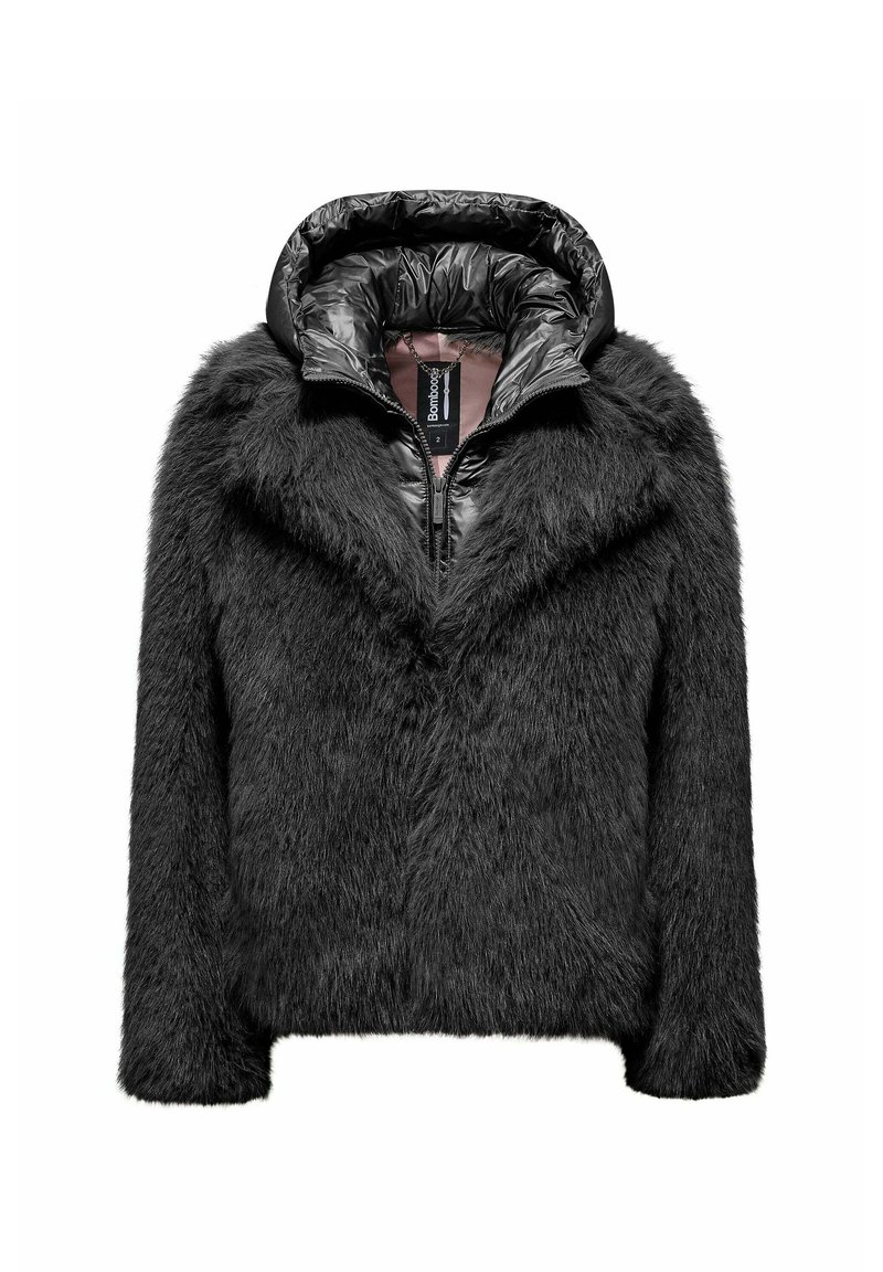 Sort faux fur jakke med polstret indvendig og hætte. Har lynlås foran, lange ærmer og en blød, struktureret overflade.