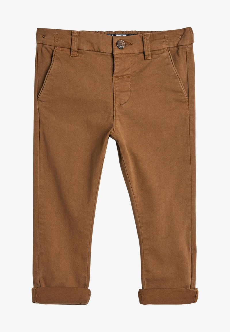 Pantaloni in cotone marrone con una texture liscia, cinque tasche, chiusura con bottone e orli arrotolati. Presentano dettagli di cucitura classica.