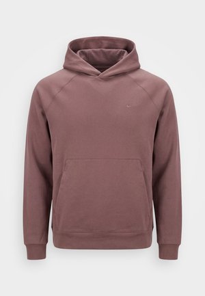 Sweat à capuche pullover mauve brunâtre avec poche kangourou à l'avant et petit logo Nike brodé sur la poitrine gauche, manches longues et poignets côtelés.