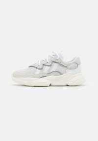 adidas Originals - OZWEEGO UNISEX - Sneakers - crystal white/footwear white/offwhite Miniaturebillede 1