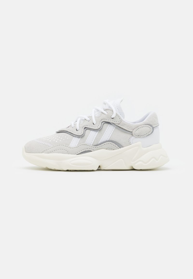 adidas Originals - OZWEEGO UNISEX - Sneaker low - crystal white/footwear white/offwhite, Vergrößern