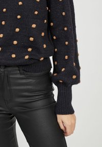Object Sweter