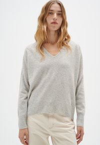 InWear - LUKKA V-NECK PREMIUM - Džemperis - new light grey melange Miniatūras attēls 1