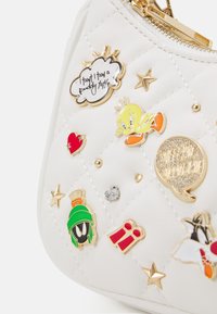 ALDO LOONEY TUNES™ x ALDO LT PINS BAG - Handbag - white