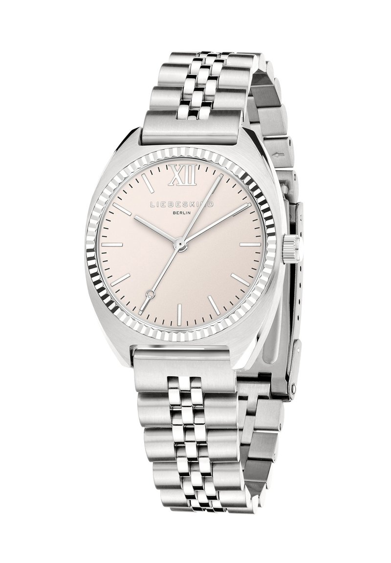 Silberner Edelstahl-Uhr mit einem blassen pinkfarbene Zifferblatt, römischer Ziffer XII und einer strukturierten Lünette. Verfügt über ein Armband im Glieder-Stil.