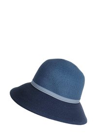 Zils austs spainis ar nedaudz izliektu malām, kura augšdaļā ir gaismas zilā un baltā svītraina lente. Rūpīgi teksturēta virsma.