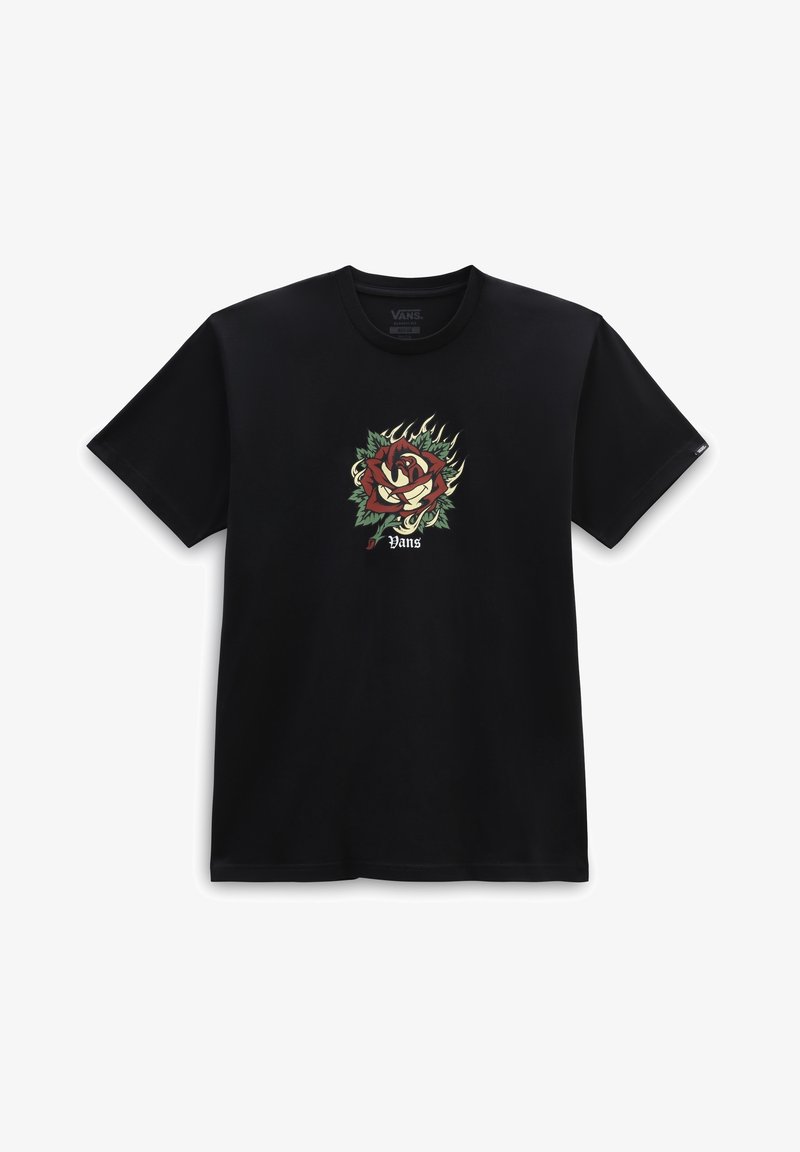 Camiseta negra de manga corta con un gráfico de rosa colorida, hojas verdes y acentos de llamas; logo de "Vans" impreso debajo. Material de algodón suave.