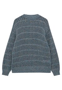 Blauer und grauer grob gestrickter Pullover mit geripptem Rundhalsausschnitt, Bündchen und Saum, der ein strukturiertes Offene-Strick-Muster aufweist.
